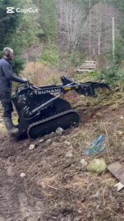 NEW ARRIVAL! 
Our 1 Ton utility loader is being put to the test 💪

Check it out at: https://tsunamiequipment.ca/

#heavymachinery #construction #yardwork #machinery #loader #homestead #farmlife